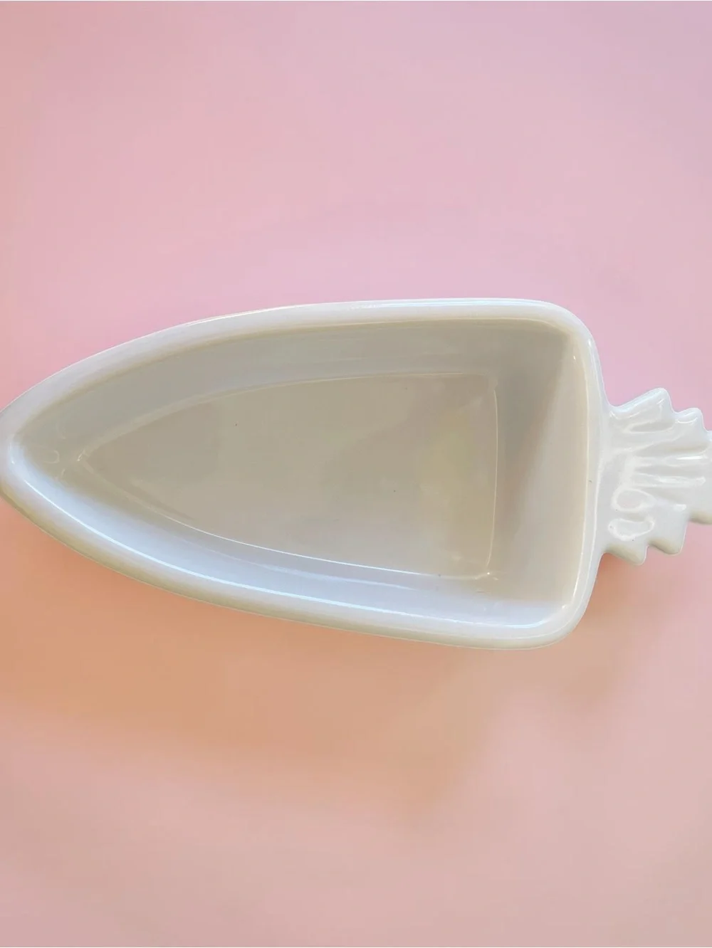 Chantal 1 cup casserole shaped like a carrot